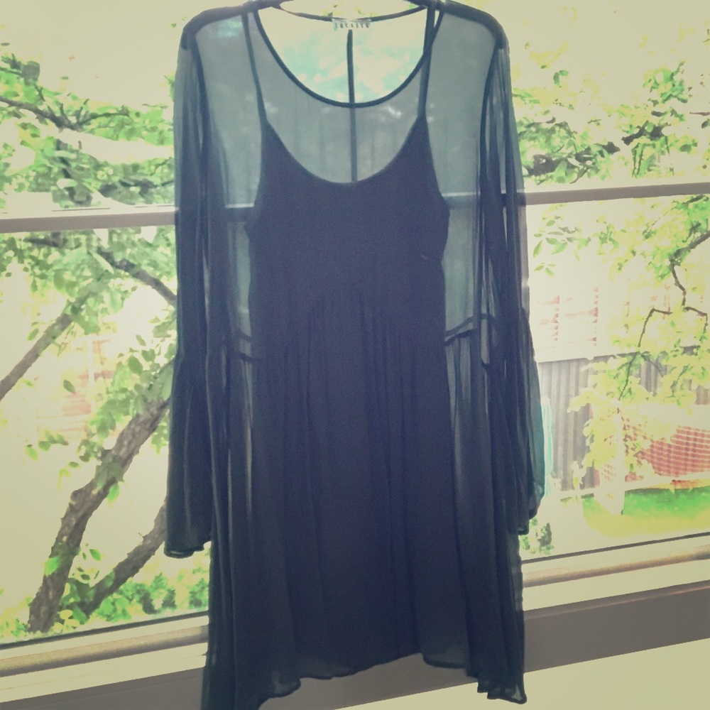 LACAUSA tunic in moss from 2016 Anthropologie.